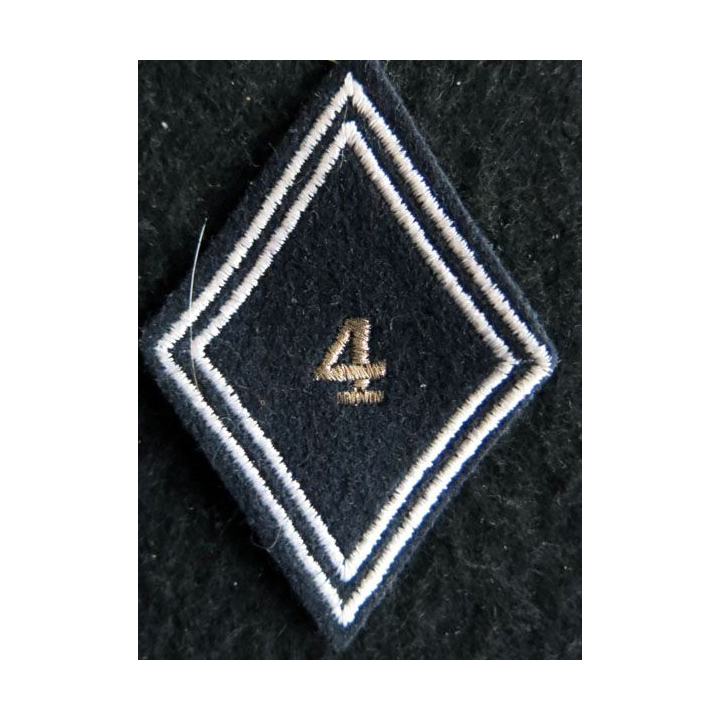 LOSANGE DE BRAS MODÈLE 45 : Ecusson sous officiers 4° régiment de dragons