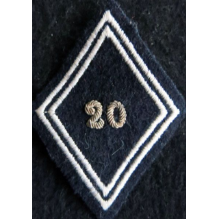 LOSANGE DE BRAS MODÈLE 45 : Ecusson d'officier du 20° régiment de dragons en cannetille argent AFN