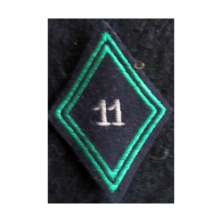 LOSANGE DE BRAS MODÈLE 45 : Ecusson modèle sous officiers du 11° régiment de chasseurs