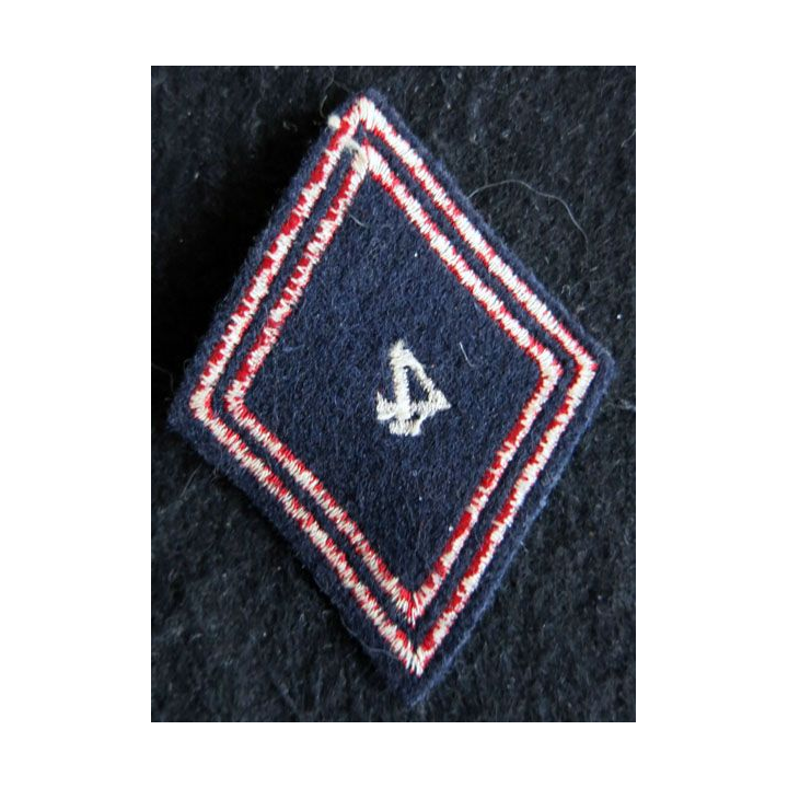 LOSANGE DE BRAS MODÈLE 45 : Ecusson modèle sous officiers du 4° régiment de cuirassiers