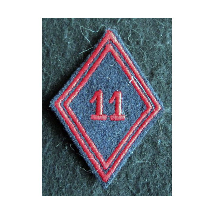 LOSANGE DE BRAS MODÈLE 45 : Ecusson modèle troupe du 11° régiment de cuirassiers CIABC 1981