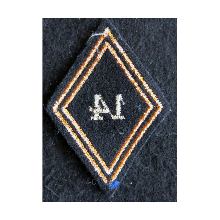 LOSANGE DE BRAS MODÈLE 45 : Ecusson modèle sous officiers du 14° régiment de chasseurs parachutistes 1958