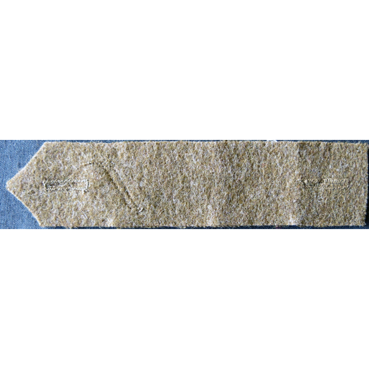 PATTE DE GRADE :  modèle pour 1° classe sur patte en feutre kaki ou moutarde avant 1944