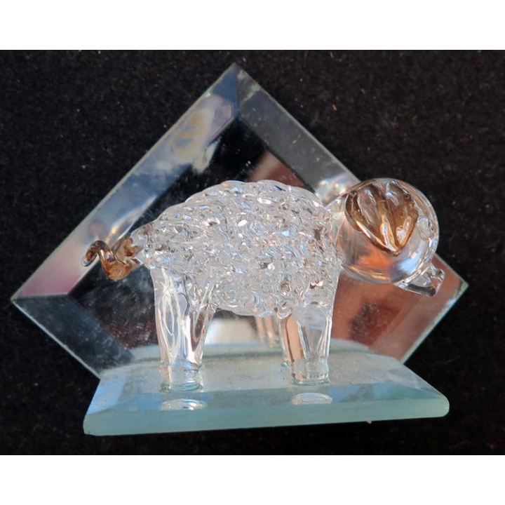 Petit cochon en verre sur miroir biseauté (5 x 7,5 cm)