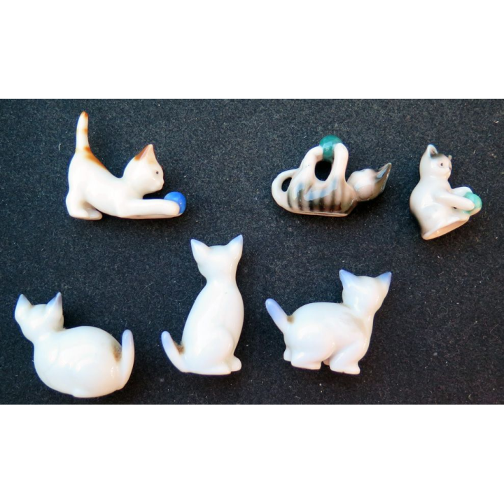 lot de six petits chats en céramique (4 x 3 cm) max