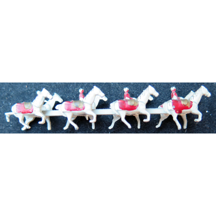 attelage de chevaux en fer peint  (8 x 1,2 cm)