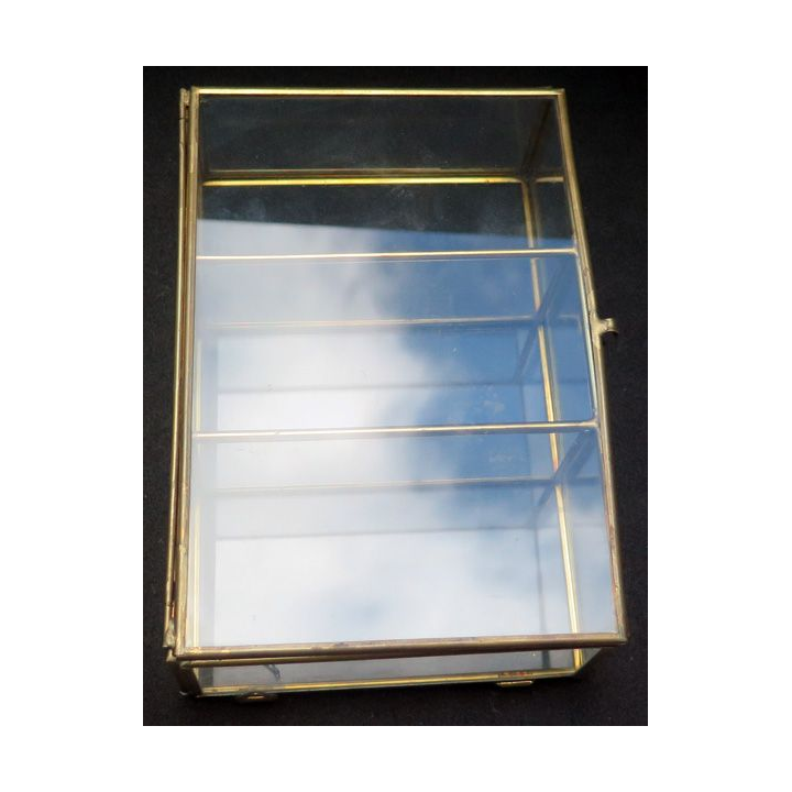 petite vitrine en laiton et verre 17 x 12 x 6 cm