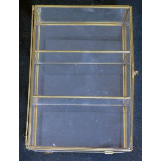petite vitrine en laiton et verre 17 x 12 x 6 cm
