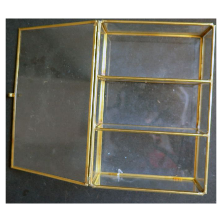 petite vitrine en laiton et verre 17 x 12 x 6 cm
