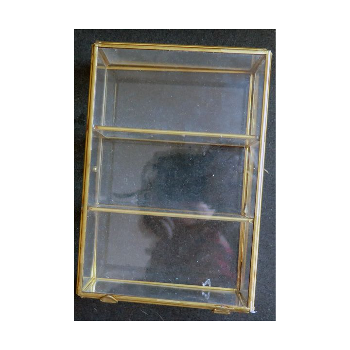 petite vitrine en laiton et verre 17 x 12 x 6 cm