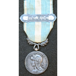 FRANCE : médaille coloniale agrafe Maroc en argent