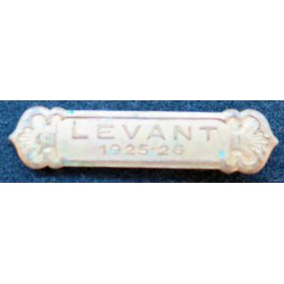 Barrette " LEVANT 1925-26 " en métal doré avec une pointe arrière déssoudée