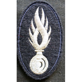 INSIGNE TISSUS POUR CALOT : Grenade à 8 flammes « cornes de cerf » blanche gendarmerie départementale
