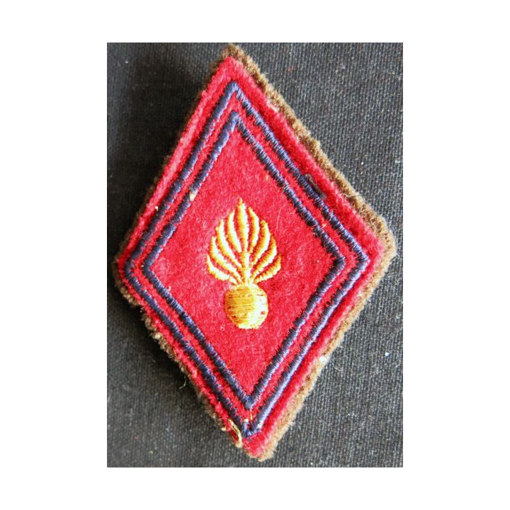 LOSANGE DE BRAS MODÈLE 45 : Ecusson sous officiers d'artillerie hors unité ou état major AFN