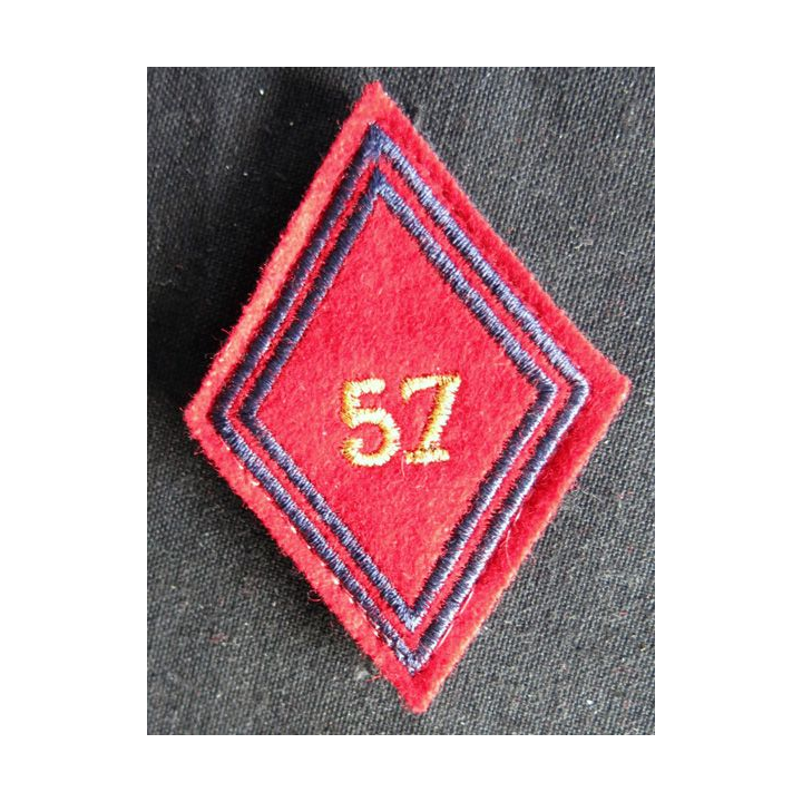 LOSANGE DE BRAS MODÈLE 45 : Ecusson sous officiers du 57° régiment d'artillerie variante chiffres ronds