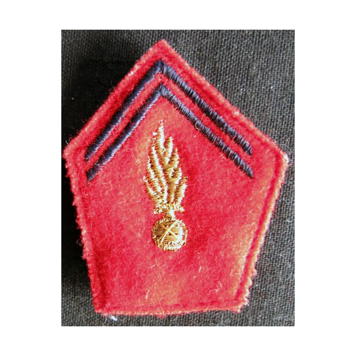 PATTE DE COL : modèle sous officiers d'artillerie hors unité ou état major ou école (à l'unité)