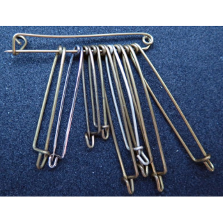 MILITARIA : lot de 10 épingles en laiton de dimensions variées