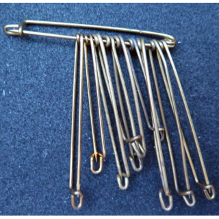 MILITARIA : lot de 10 épingles en laiton de dimensions variées