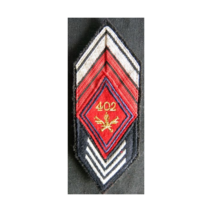 LOSANGE DE BRAS MODÈLE 45 : Écusson de brigadier chef du 402° RAA régiment d'artillerie antiaérienne