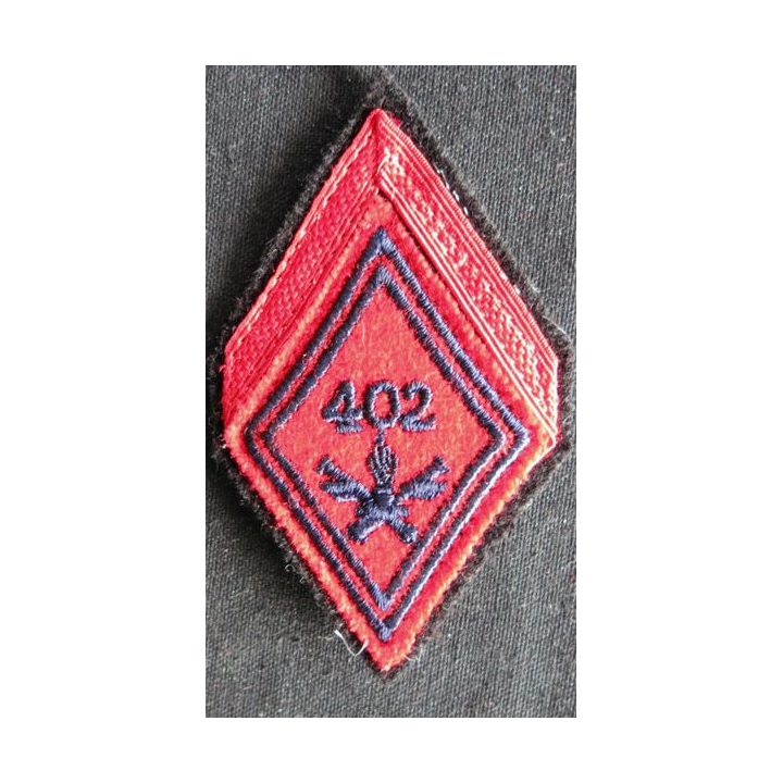 LOSANGE DE BRAS MODÈLE 45 : Écusson de canonnier de 1° classe du 402° RAA régiment d'artillerie antiaérienne