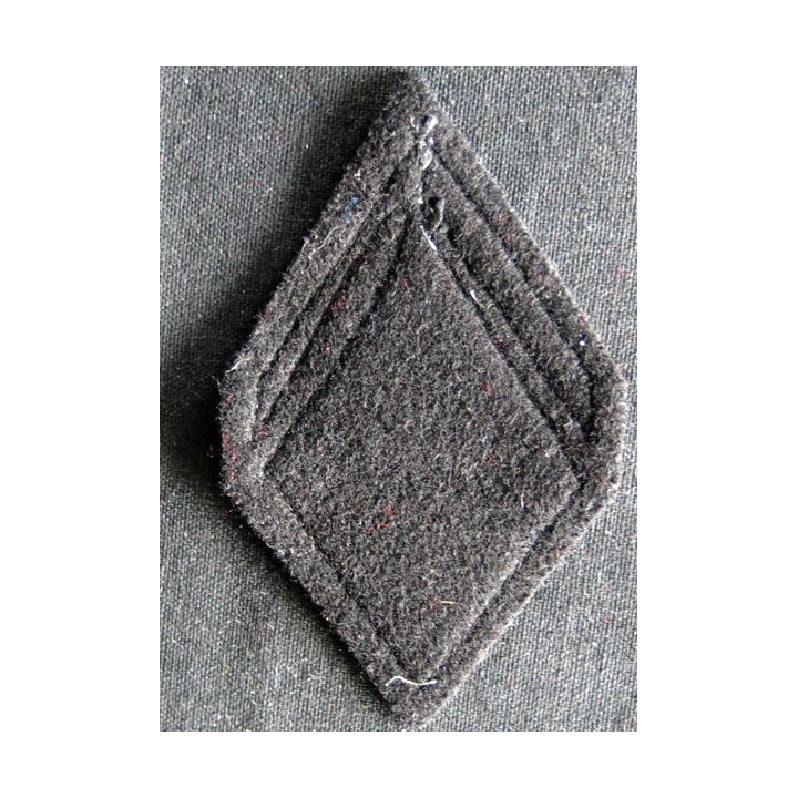 LOSANGE DE BRAS MODÈLE 45 : Écusson de canonnier de 1° classe du 402° RAA régiment d'artillerie antiaérienne
