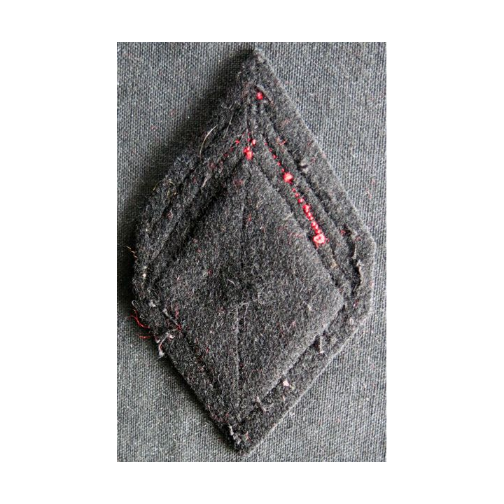 LOSANGE DE BRAS MODÈLE 45 : Écusson de canonnier de 1° classe du 15° RA régiment d'artillerie