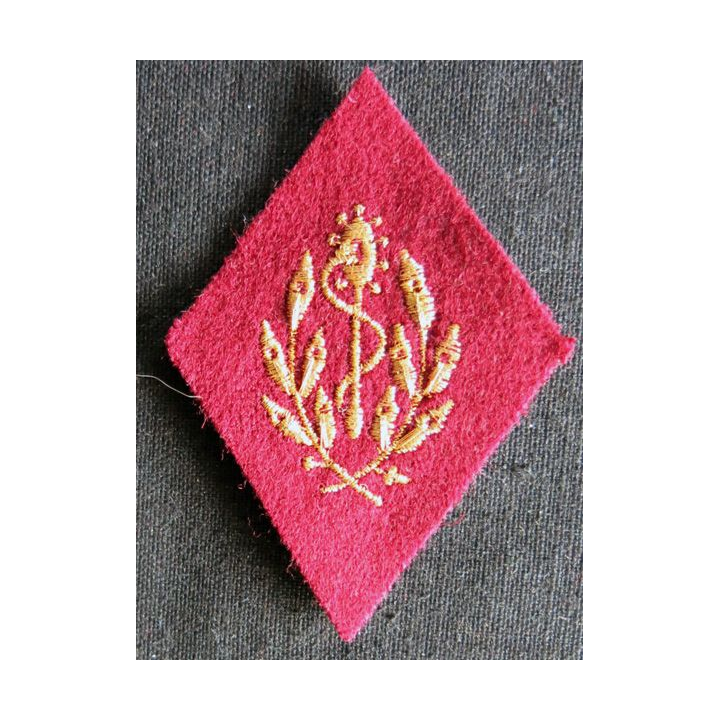 LOSANGE DE BRAS MODÈLE 45 :  auxiliaire sanitaire sous officiers du Service de santé des armées