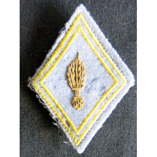 LOSANGE DE BRAS MODÈLE 45 : Ecusson officier du cadre de l' ESM Saint Cyr Coëtquidan en cannetille or