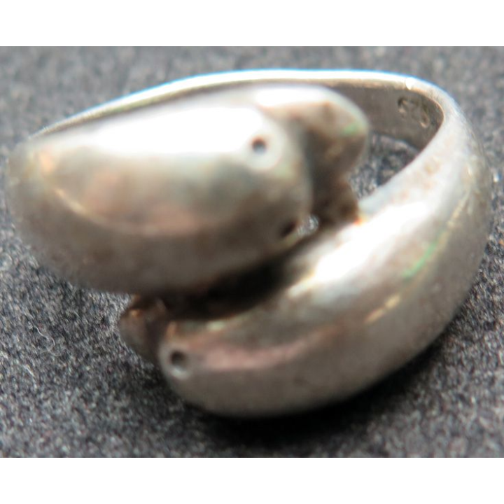 Bague en argent 925° de deux dauphins poids 5,6 gr TDD 56