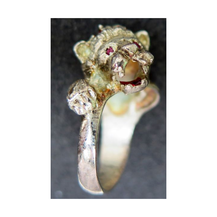 Bague en métal argenté LION réalisé par des apprentis joailliers TDD 55