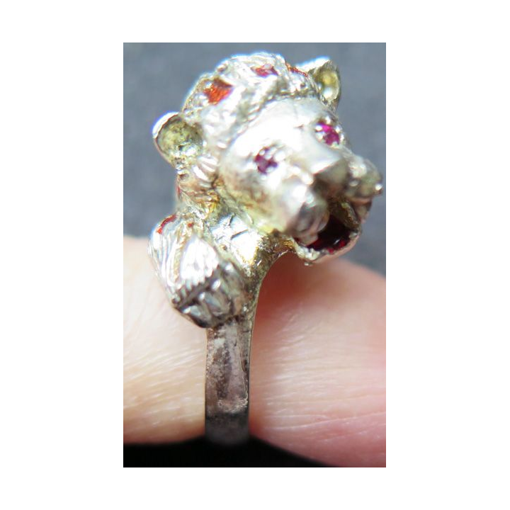 Bague en métal argenté LION réalisé par des apprentis joailliers TDD 55