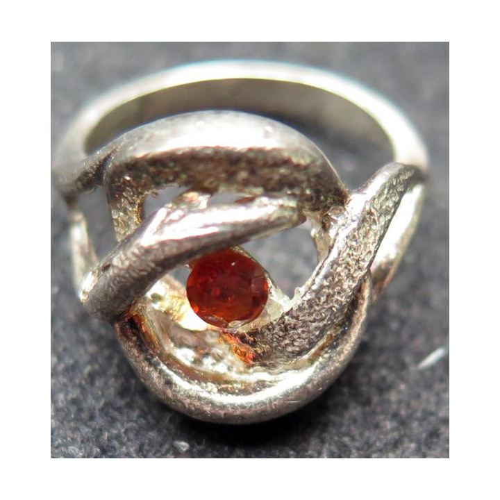 Bague en métal argenté réalisée par des apprentis joailliers TDD 52