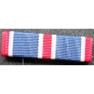 USA : Rappel de la médaille Air Force Outstanding unit award medal