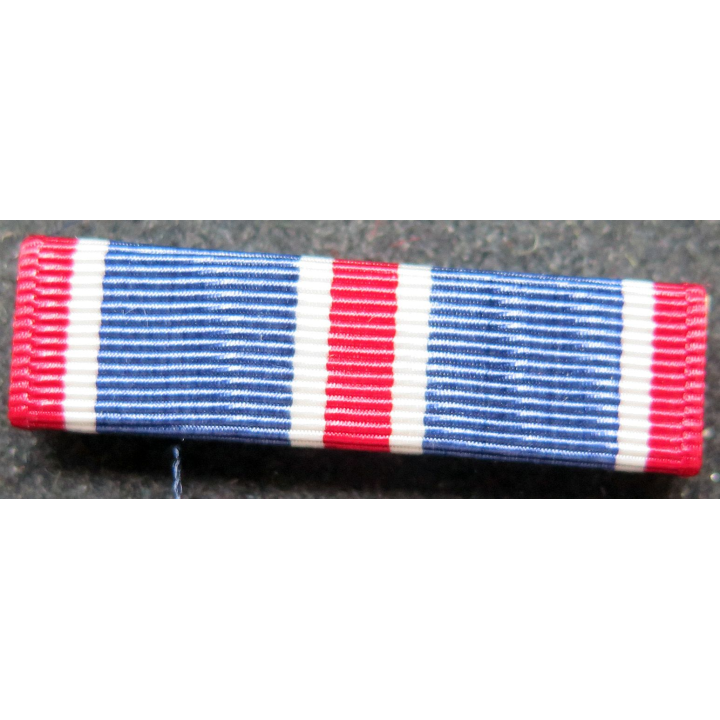 USA : Rappel de la médaille Air Force Outstanding unit award medal