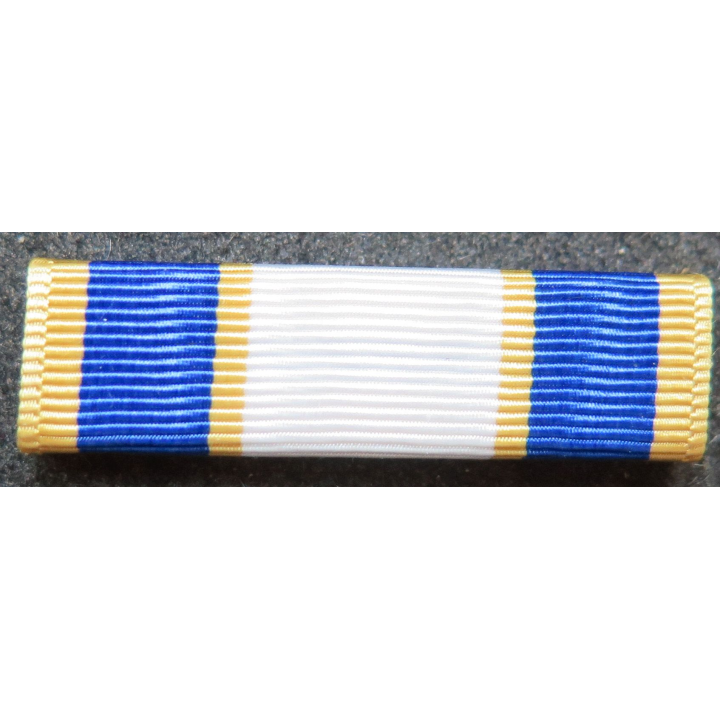 USA : Rappel de la médaille Air Force Distinguished service medal