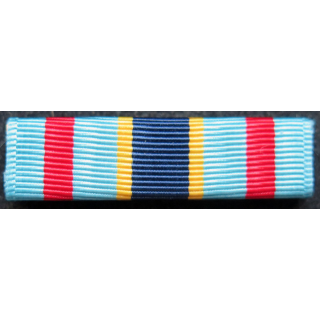 USA : Rappel de la médaille Naval Reserve Sea service medal