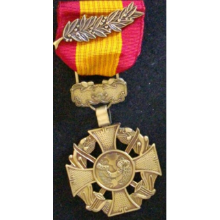 FRANCE & VIETNAM : croix de la bravoure vietnamienne attribuée aux français pendant la guerre d'Indochine