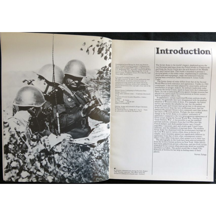 Uniforms Illustrated N° 08 : Soviet Army Uniform Today de Steven J. Zaloga