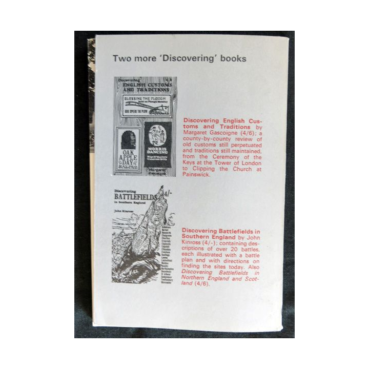 Discovering Military Traditions année1969 de Arthur Taylor