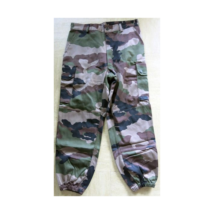 Pantalon de treillis camouflé vert armé taille 84 M de fabrication Transconfection neuf