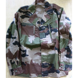 Veste de treillis camouflé vert armé taille 104 M de fabrication FESCA 1998 neuf
