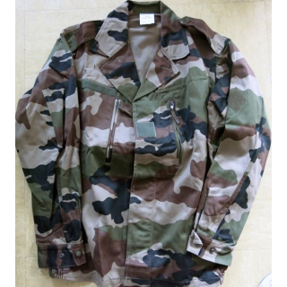 Veste de treillis camouflé vert armé taille 96 M de fabrication TIELT 2000 TBE