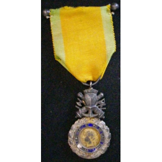 FRANCE : Médaille militaire 1870 3° république en argent défaut d'émail avers