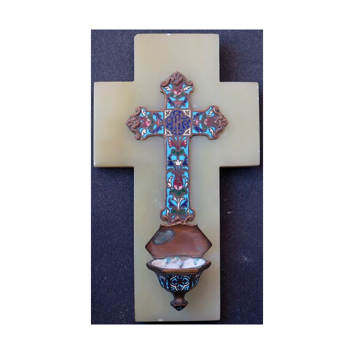 Crucifix bénitier mural XIX° vintage en émaux et Onyx vert sur plaque en laiton