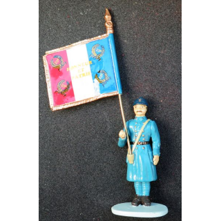 SOLDAT DE PLOMB : porte drapeau de la 1° guerre mondiale CBG Hachette