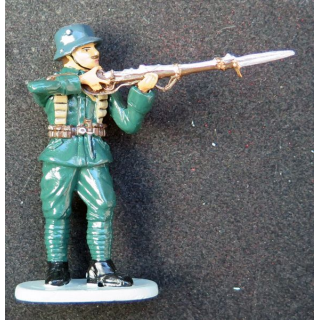 SOLDAT DE PLOMB : soldat allemand 2° GM CBG Hachette hauteur 7,5 cm