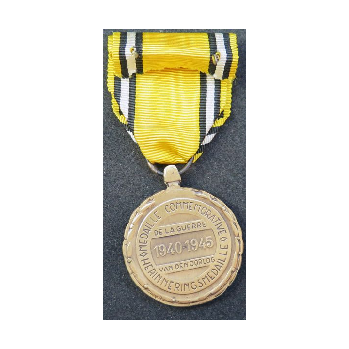 BELGIQUE : médaille commémorative 1940-1945 avec les épées