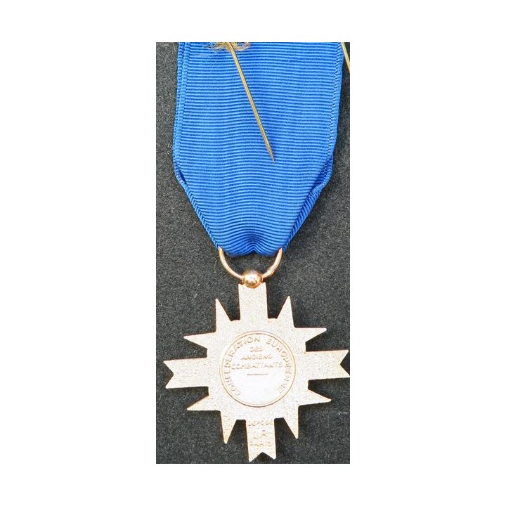 EUROPE médaille de la confédération européenne des anciens combattants