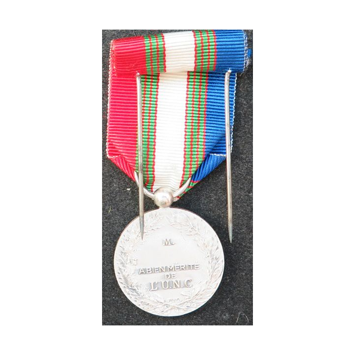 FRANCE : médaille d'argent de l'Union Nationale des Combattants UNC en argent
