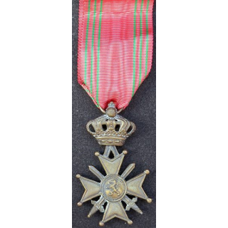 BELGIQUE : croix de guerre 1940-1945 en bronze